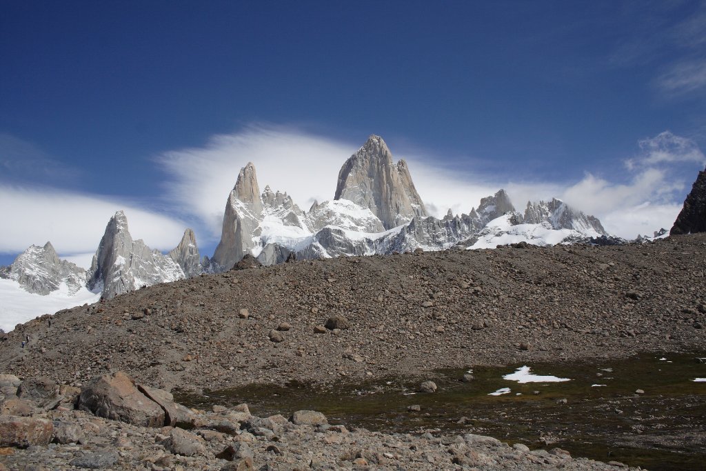 09-Mount Fitz Roy from behind the morain.jpg - Mount Fitz Roy from behind the morain